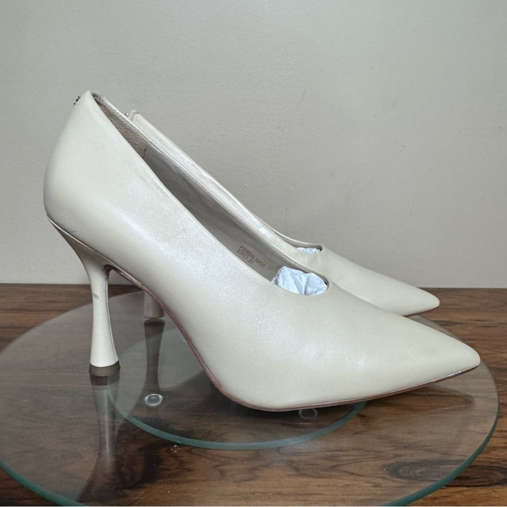 SAM EDELMAN Hilton Leather Pumps in ecru size 6.5